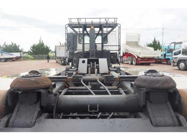 NISSAN DIESEL Quon 2013