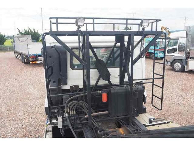 NISSAN DIESEL Quon 2013