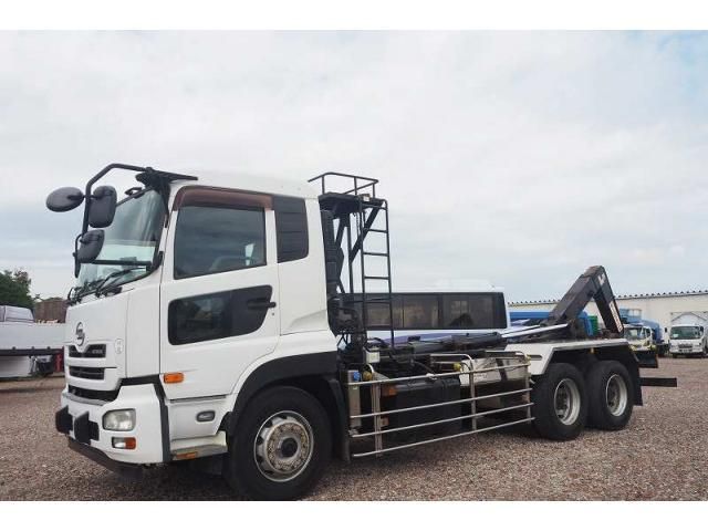 NISSAN DIESEL Quon 2013