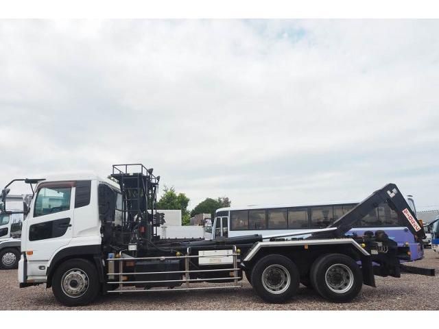 NISSAN DIESEL Quon 2013