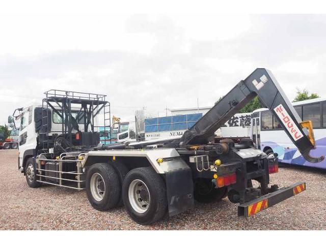 NISSAN DIESEL Quon 2013