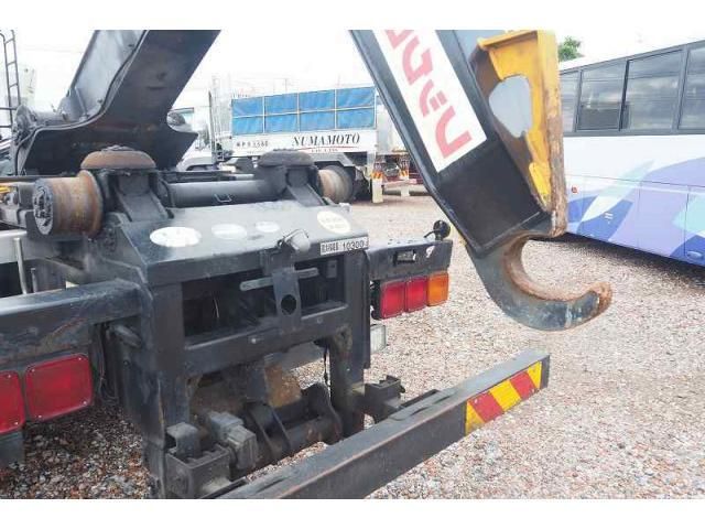 NISSAN DIESEL Quon 2013