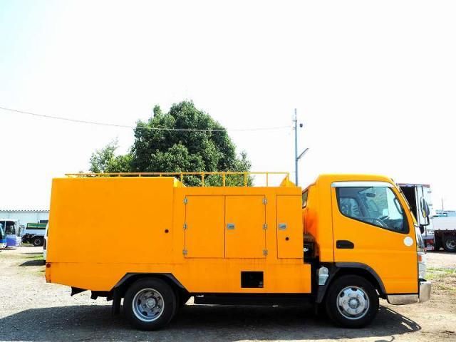MITSUBISHI CANTER 2003