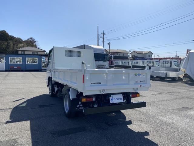 MITSUBISHI CANTER 2024