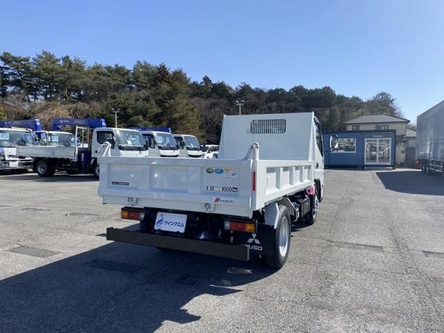 MITSUBISHI CANTER 2024