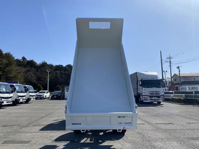 MITSUBISHI CANTER 2024