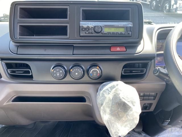 MITSUBISHI CANTER 2024