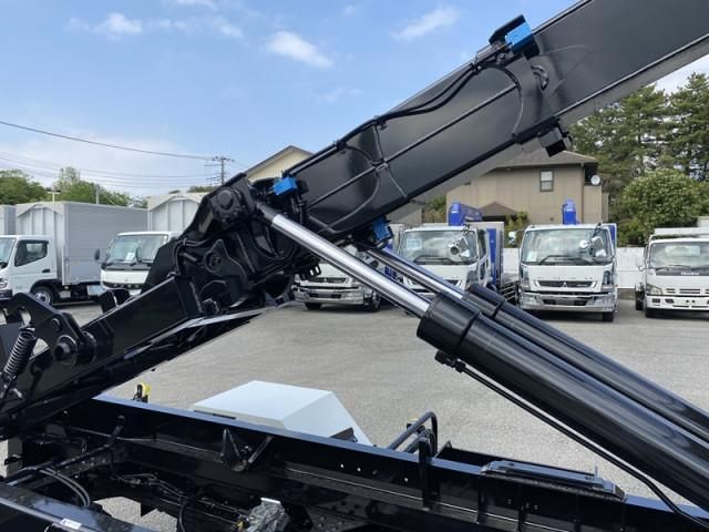 MITSUBISHI FUSOU FIGHTER 2025