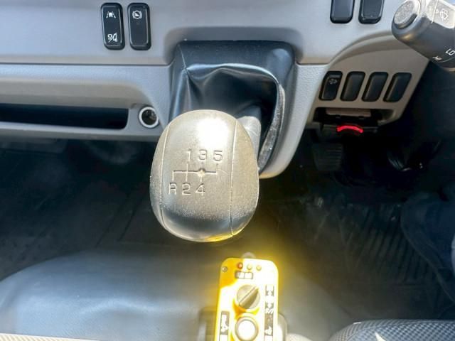 MITSUBISHI CANTER 2019