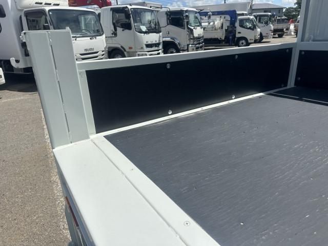 MITSUBISHI CANTER 2025