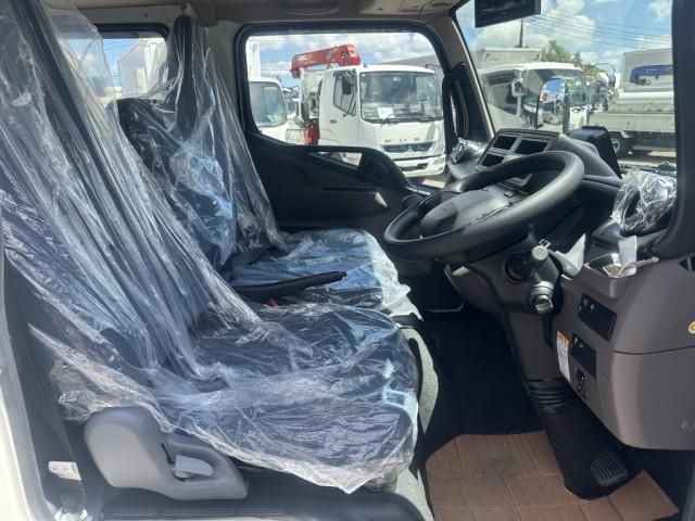 MITSUBISHI CANTER 2025