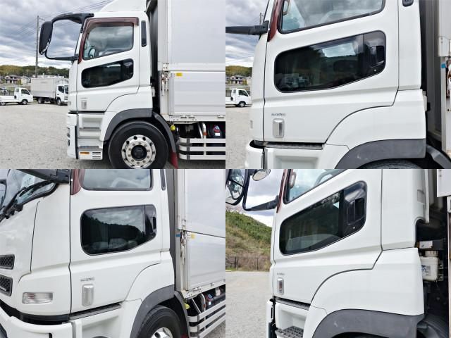 MITSUBISHI FUSOU SUPER GREAT 2012