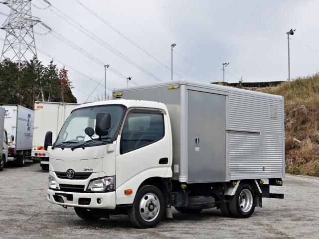 TOYOTA DYNA 2017