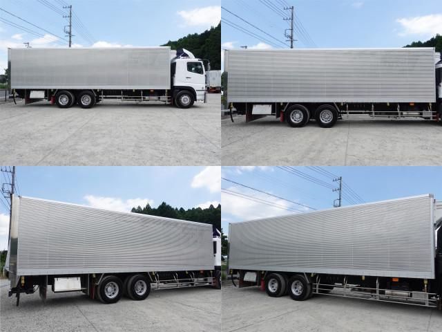 MITSUBISHI FUSOU SUPER GREAT 2016