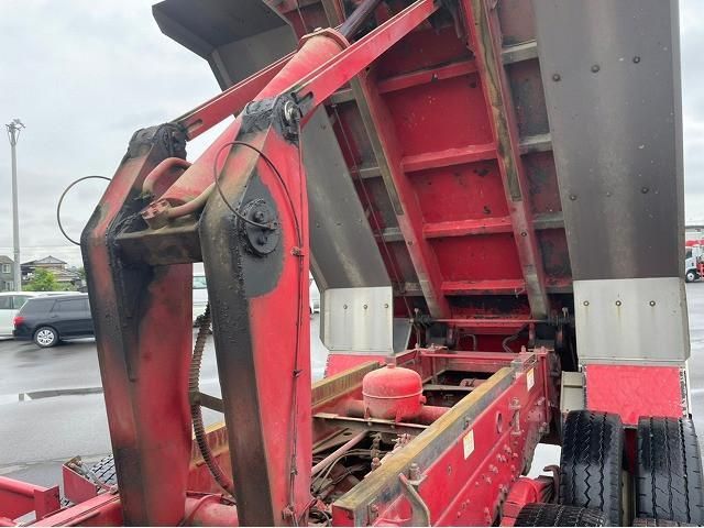 MITSUBISHI FUSOU SUPER GREAT 2013