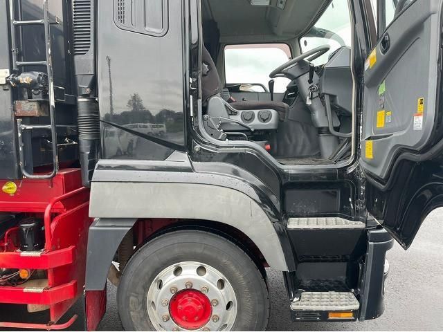 MITSUBISHI FUSOU SUPER GREAT 2013