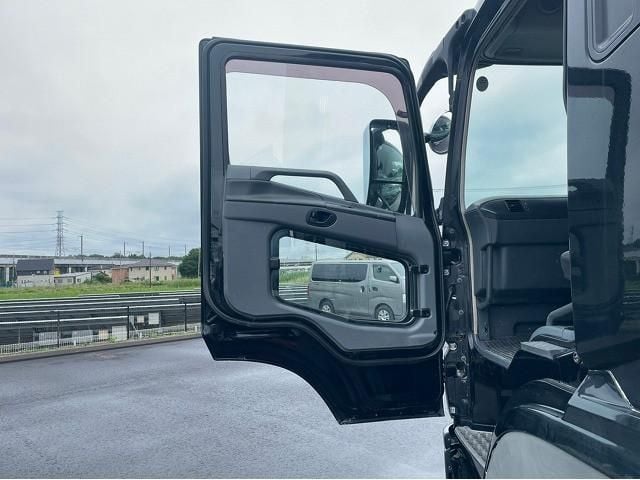 MITSUBISHI FUSOU SUPER GREAT 2013