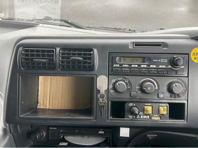 MITSUBISHI FUSOU SUPER GREAT 2013