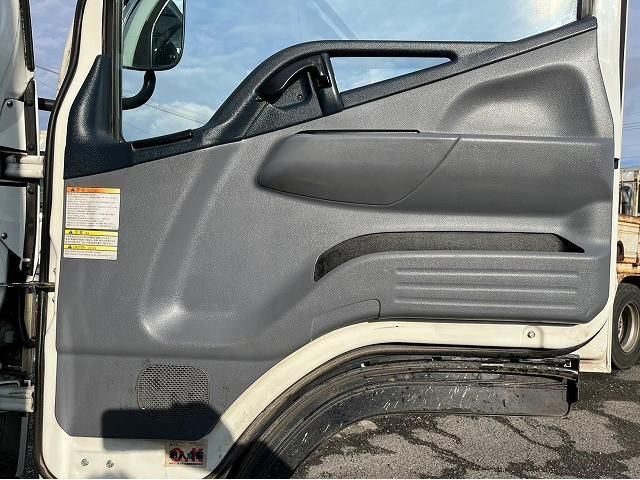 MITSUBISHI CANTER 2015