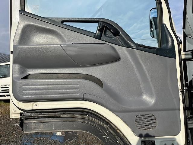 MITSUBISHI CANTER 2015