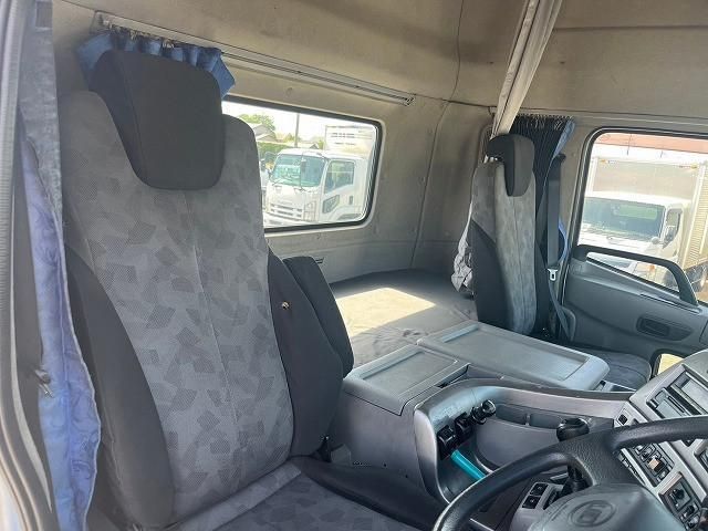 NISSAN DIESEL Quon 2012