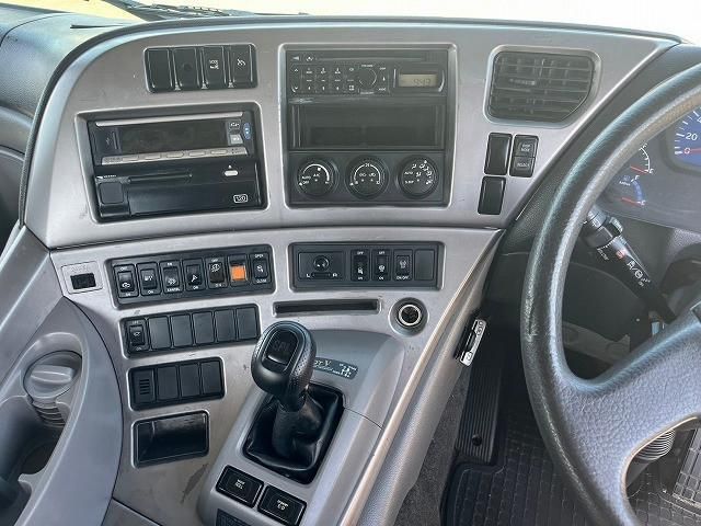 NISSAN DIESEL Quon 2012