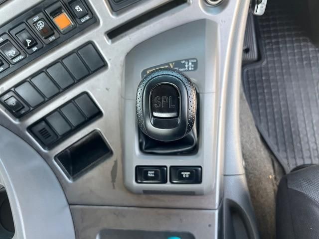 NISSAN DIESEL Quon 2012