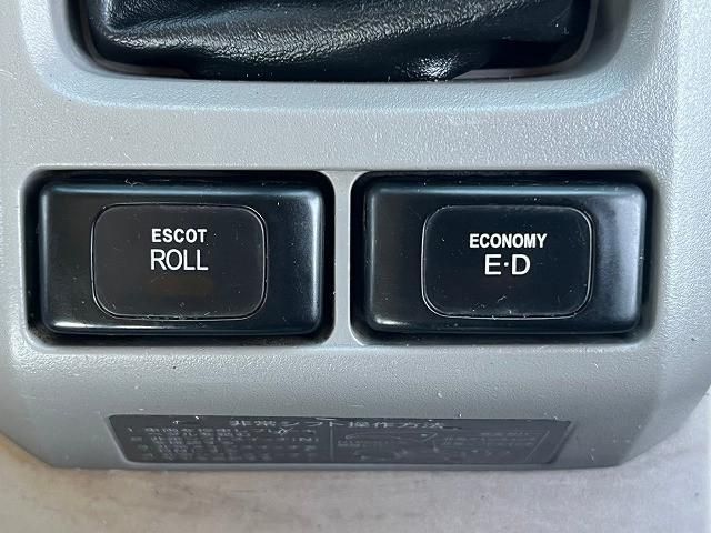 NISSAN DIESEL Quon 2012