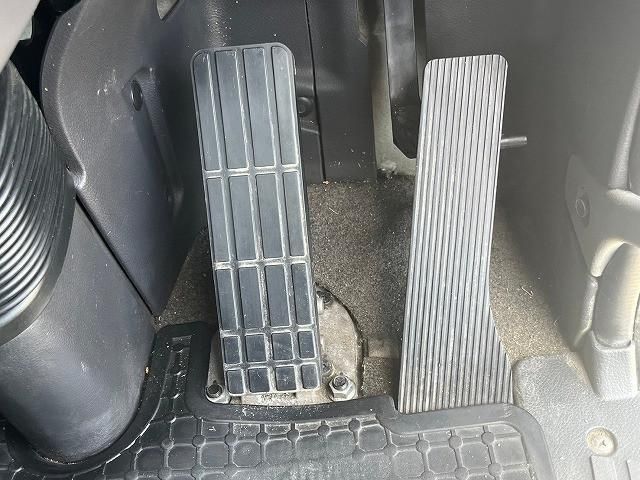 NISSAN DIESEL Quon 2012