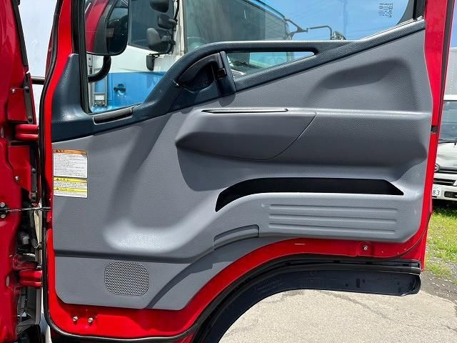 MITSUBISHI CANTER 2016