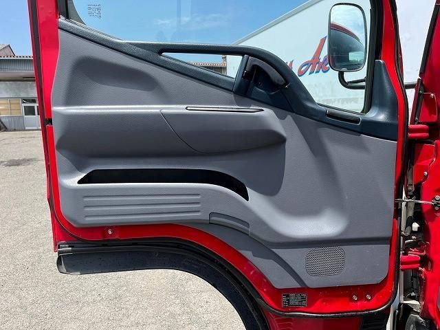 MITSUBISHI CANTER 2016