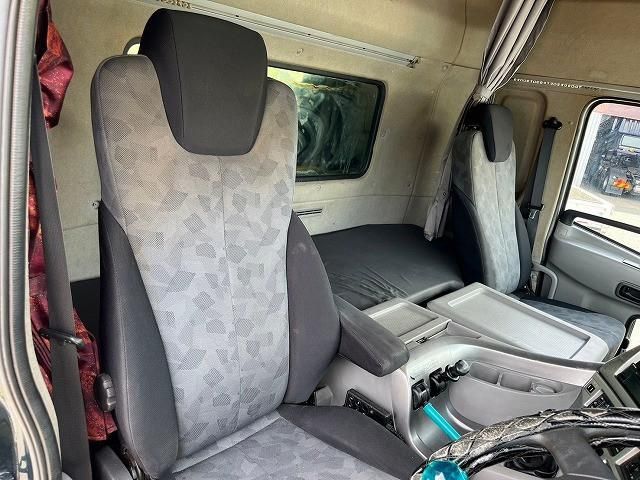 NISSAN DIESEL Quon 2012