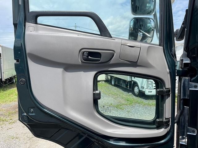 NISSAN DIESEL Quon 2012