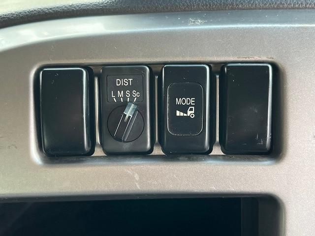 NISSAN DIESEL Quon 2012