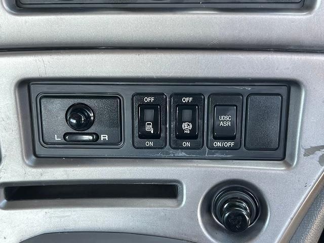 NISSAN DIESEL Quon 2014