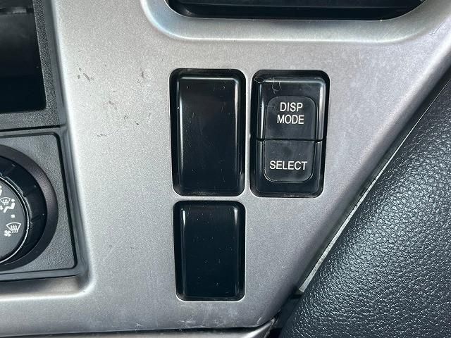 NISSAN DIESEL Quon 2014