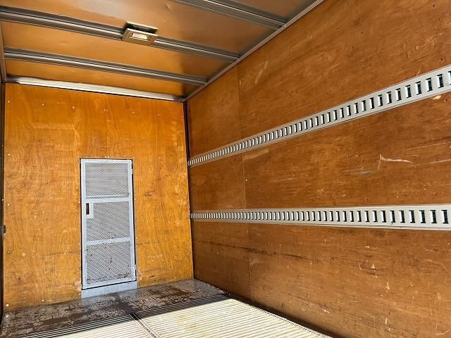 MITSUBISHI CANTER 2016