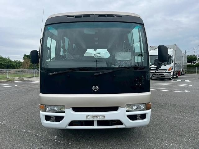 NISSAN CIVILIAN 2004