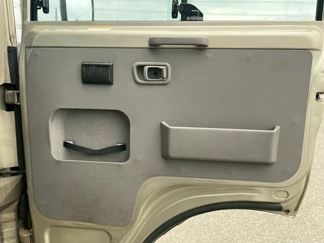 NISSAN CIVILIAN 2004