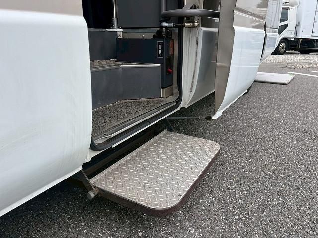 NISSAN CIVILIAN 2004