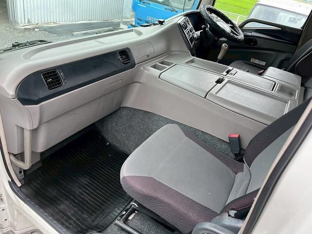 MITSUBISHI FUSOU SUPER GREAT 2015