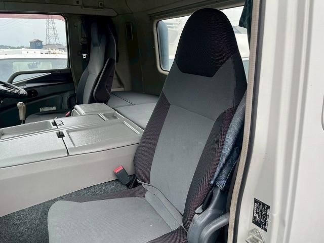 MITSUBISHI FUSOU SUPER GREAT 2015