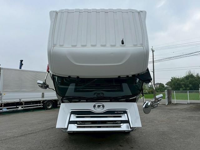 NISSAN DIESEL Quon 2022