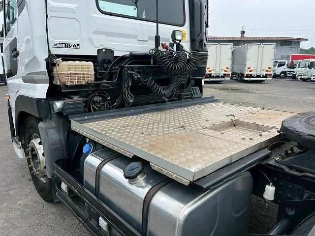 NISSAN DIESEL Quon 2022