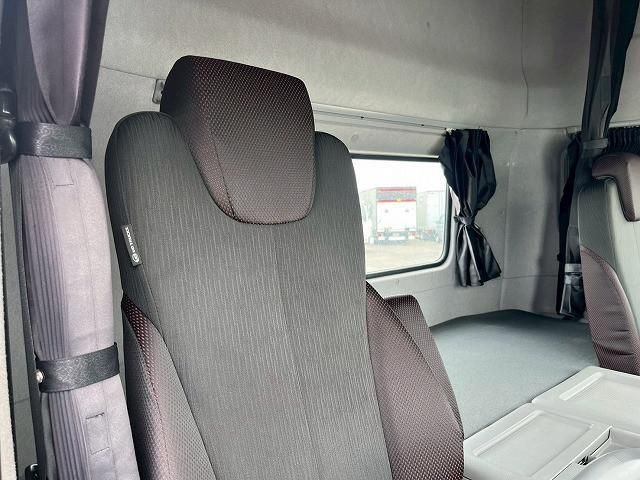 NISSAN DIESEL Quon 2022