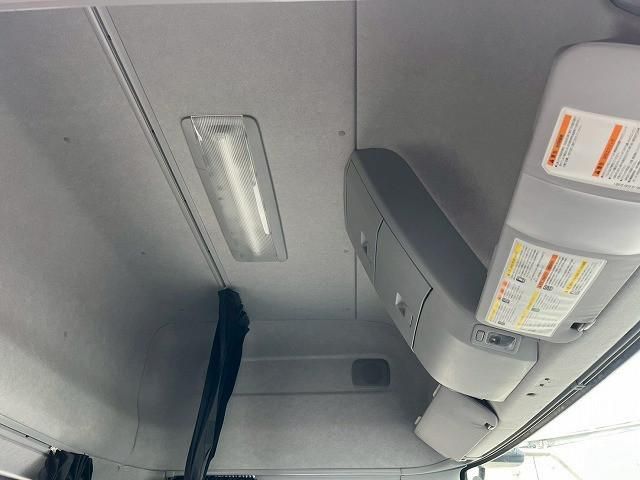 NISSAN DIESEL Quon 2022