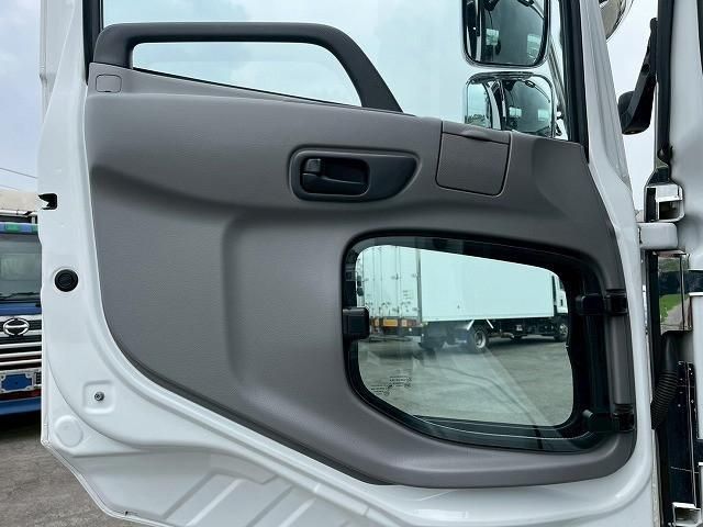 NISSAN DIESEL Quon 2022