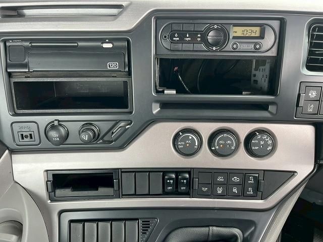 NISSAN DIESEL Quon 2022