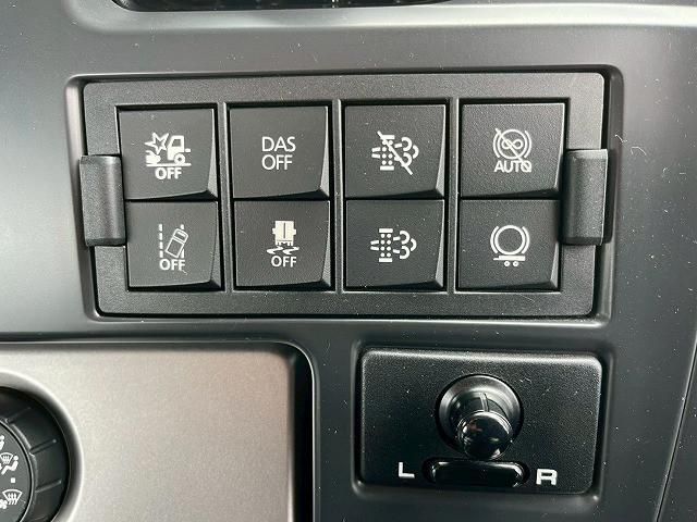 NISSAN DIESEL Quon 2022