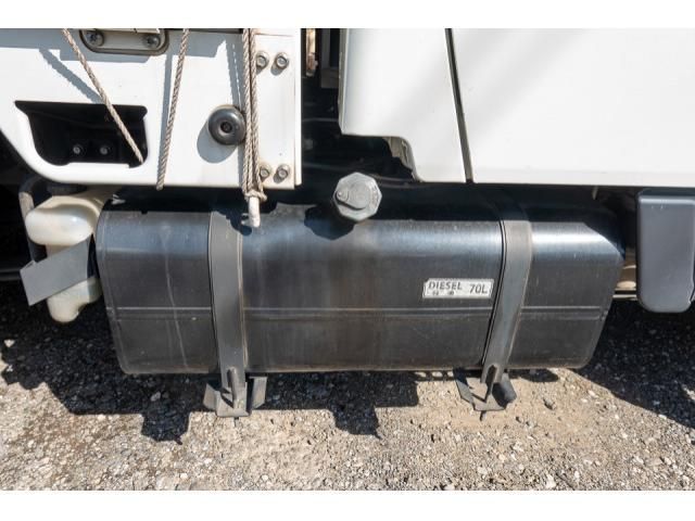 MITSUBISHI CANTER 2016